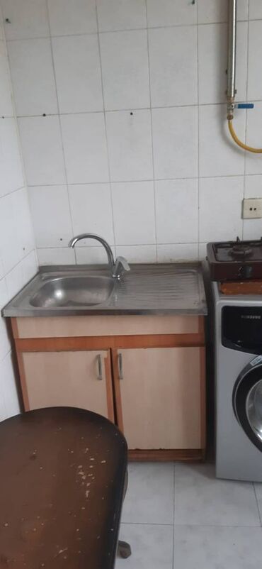 Uzunmüddətli kirayə mənzillər: Əcəmi metrosunun yanında, orta təmirli iki otaq, razdel, 5 mərtəbənin — 5