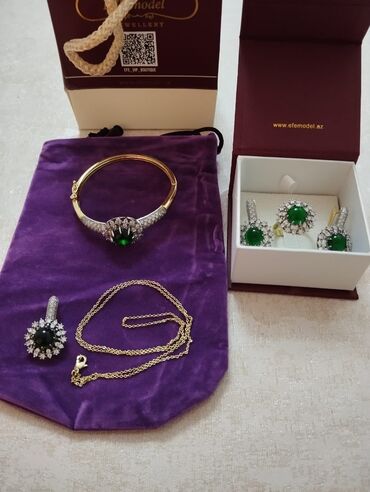 Zərgərlik dəstləri: Zərgərlik dəsti – EFE Model Jewellery Tərkib: - Qızılı rəngli sərt — 5