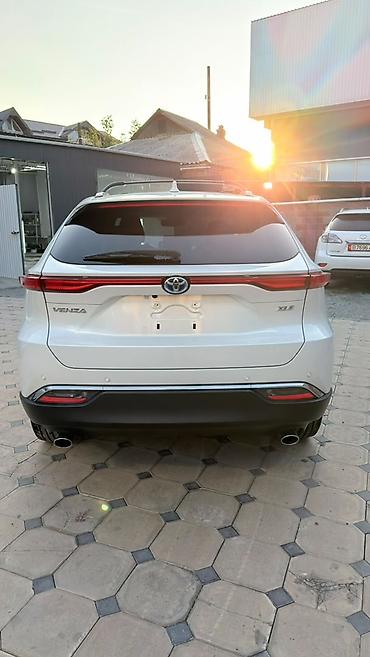Toyota: Toyota Venza: 2023 г., 2.5 л, Вариатор, Гибрид, Кроссовер — 10