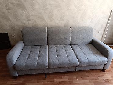 sofa: Диван-трансформер серого цвета с прямыми подлокотниками и тремя — 1