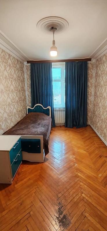 məktəb ləvazimatı: Ev öz evimdi. 3 otaqlı boyuk palqonu her bir şeraiti var. Əșyalidi. 80 — 7