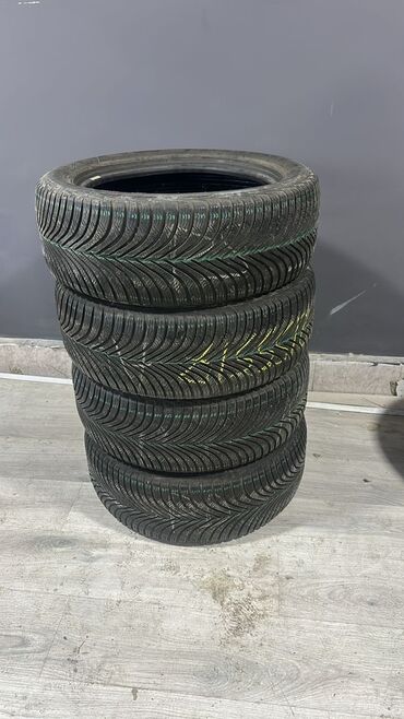 Шины: Шины 215 / 55 / R 17, Зима, Б/у, Комплект, Michelin