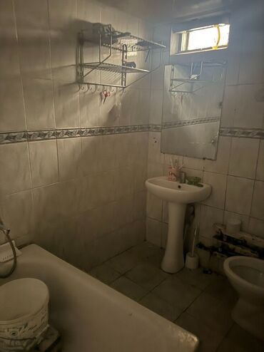 долгосрочный аренда: 30 м², 1 комната, Парковка, Забор, огорожен