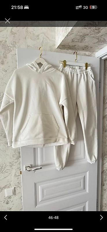 Пальто: Одежда, покупала в Дубаи/Италии, размер s/m до 44, новое и б/у.Фото и at lalafo.kg — 10 Пальто: Одежда, покупала в Дубаи/Италии, размер s/m до 44, новое и б/у.Фото и — 10