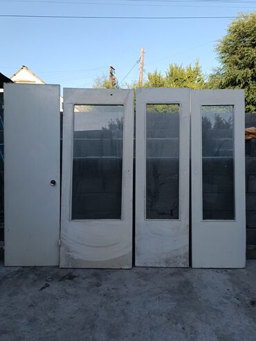 белые двери: Стеклянная дверь, Сосна, Б/у, 2 * Самовывоз
