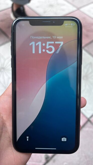 Apple iPhone: IPhone Xr, Б/у, 64 ГБ, Черный, Чехол, 80 %