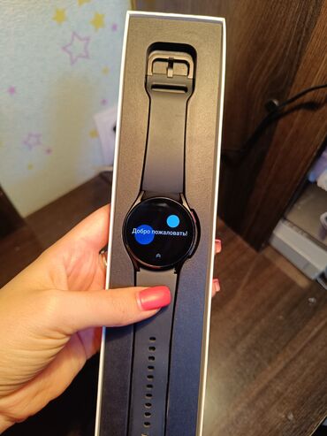 телефон час: Смарт часы Galaxy Watch 4 оригинал. В отличном состоянии, батарейка
