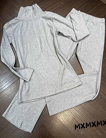 jakna s cizme potupno o: Zenski komplet
S M L XL
2200din — 5