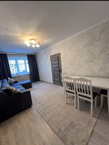 рядом с аламединским рынком: 2 комнаты, 40 м², Хрущевка, 1 этаж