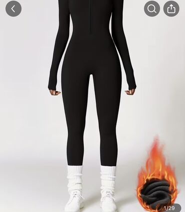 лыжные перчатки: Женский комбинезон с длинным рукавом, цвет черный размер S).
новый