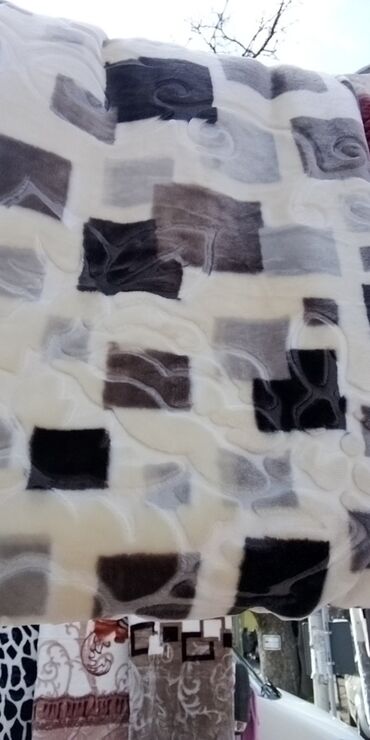 Ćebad i pokrivači: Ćebe — 28