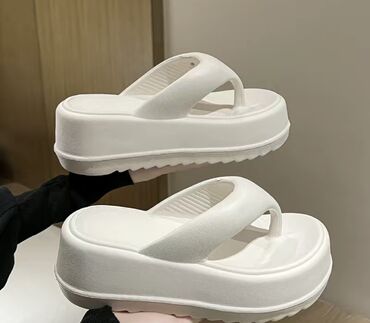 обувь белая: Тапки белый