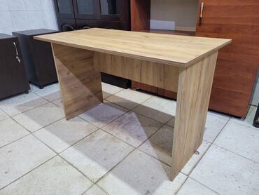 Ofis masaları: Ofis masalari yenidir.yazi masalari uzunluq 120 sm eni 60 sm hundurluk — 8
