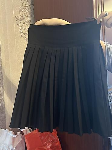 Qara plissəli ətək 2ci el - Stil: Klassik plissəli, A-kəsim mini/midi