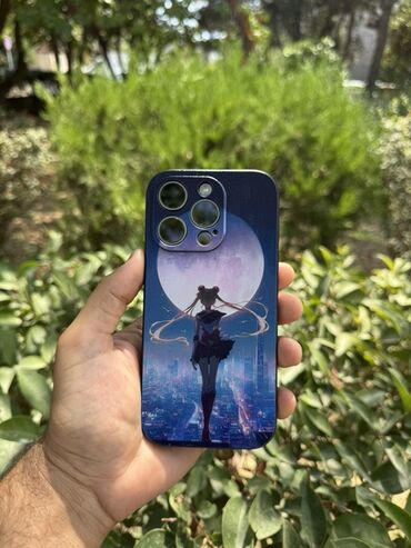 Kabrolar: Müxtəlif iPhone modelləri üçün çiçək naxışlı, şəffaf keys. Bu keys — 35