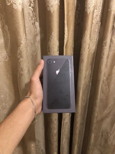Apple iPhone: IPhone 8, 64 GB, Qara, Zəmanət, Barmaq izi, Simsiz şarj