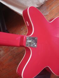 Elektro gitaralar: Elektro gitaralar — 8