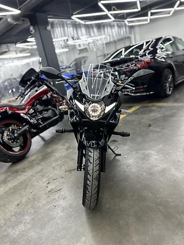 скорост: Продаю SUZUKI GSX250R г.в.: 11.2021 пробег: 8.400 км — 5
