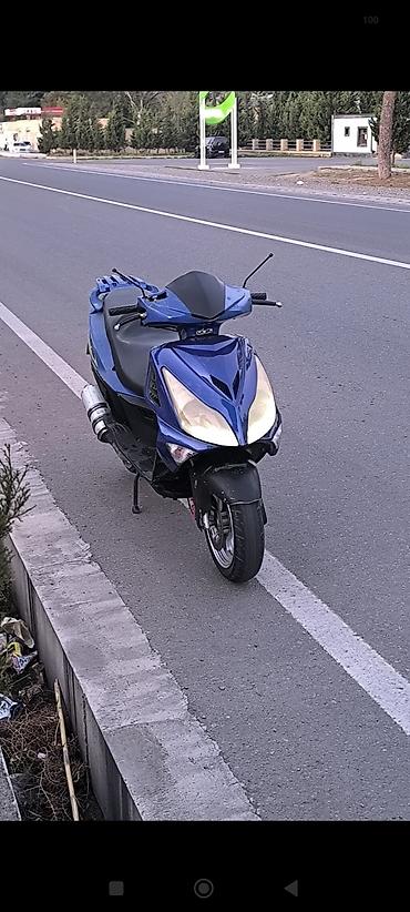 10 40 motosiklet yağı: Skuter – mavi/qara rəng kombinasiya, “Sport” seriyası. salam maped — 2