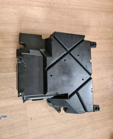 Динамики, AUX-кабели: Оригинальный мерсовский сабвуфер под сидение Фирма Bose Цена
