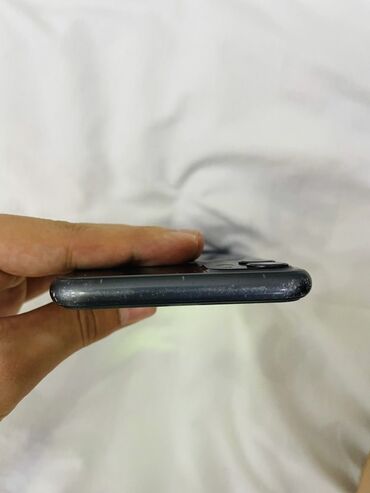 Apple iPhone: IPhone 11, 64 GB, Qara, Face ID — 9