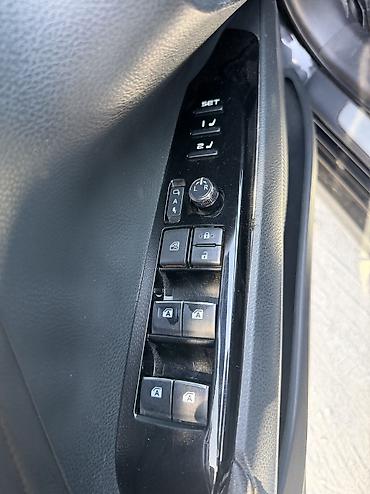 70: Toyota Camry: 2018 г., 3.5 л, Автомат, Бензин, Седан — 10