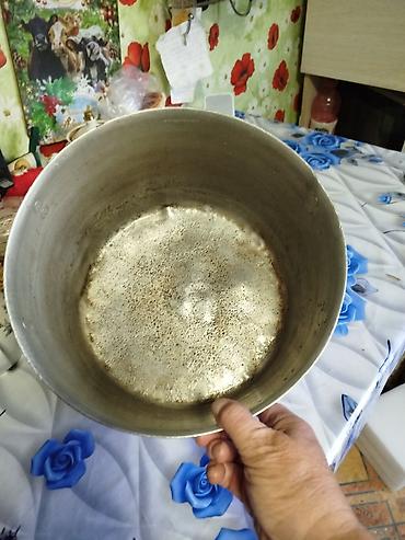 хруст: Сливочник 200 с,2 хруст стакана 200 с, 2 рюмки на ножке 50 с, чайник — 5