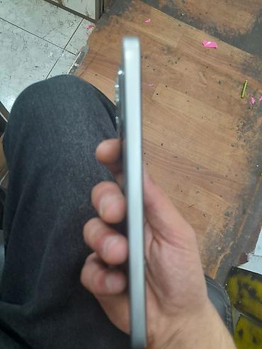 honur 400 lite: Məhsul honor 400 lite 256yaddaş 8 ram Xüsusiyyətlər: - Korpus: Düz — 3
