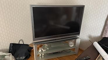 projeksiyon: Sony BRAVIA televizor + şüşə/stend komplekti - Marka/model: Sony — 5