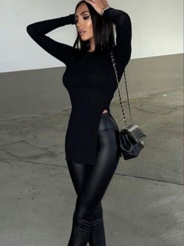 Bluze: L, Likra, Jednobojni, bоја - Crna na lalafo.rs — 17 Bluze: L, Likra, Jednobojni, bоја - Crna — 17