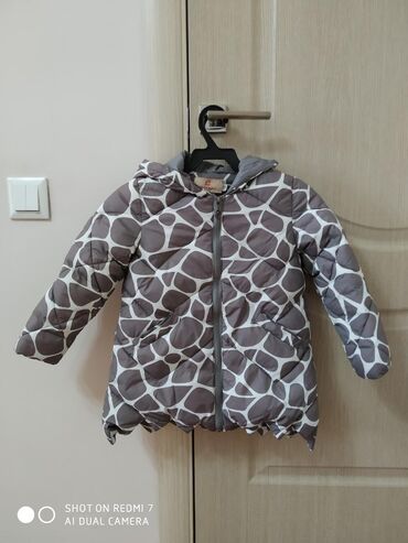 детская курточка: Курточка осенняя на девочку 5-6 лет, 110 см. Состояние и качество