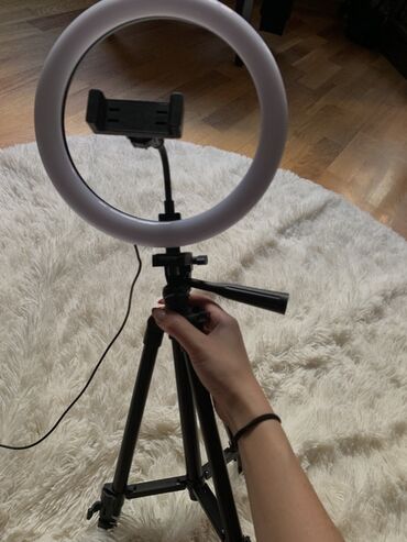 İşıqlandırma: Peşəkar Ring Light (Üç Ayaqlı) • Güclü və bərabər işıqlandırma • 3 — 1