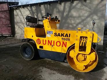 Каток вибрационный Sakai TG25 Описание: - Двухвальцовый дорожный