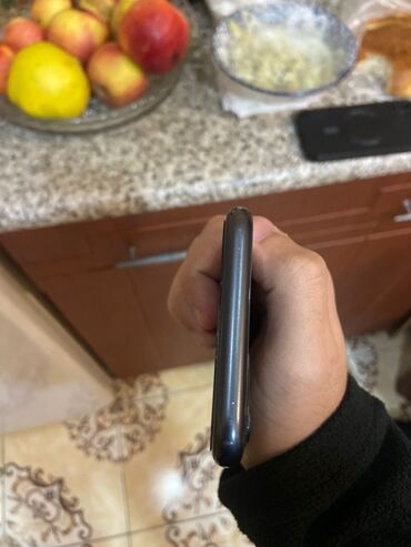 Apple iPhone: IPhone 11 Pro, 64 GB, Space Gray, Face ID — 5