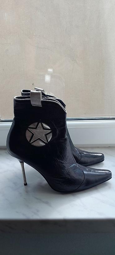 qadinlar: Qadın qısa çəkmələri – itiuclu burun, nazik metal stilettos daban — 3