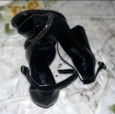 Мокасины и лоферы: Qadın ayaqqabısı – Nerlın Shoes 39 razmer - Rəng: qara, laklı səth -
