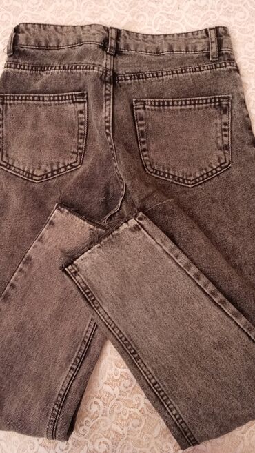 Toy paltarları və aksesuarları: Bershka “Original Denim” boz yuyulmuş effektli cins şalvar - Rəng