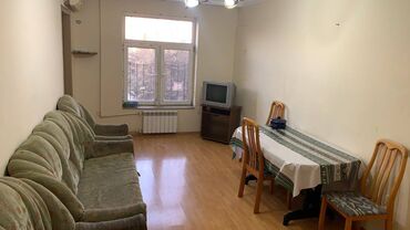 Uzunmüddətli kirayə mənzillər: Mənzil kirayə verilir. 3 otaq, 9.6 m, İnşaatçılar metrosuna 10 dəq — 1