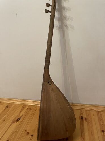 Народные музыкальные инструменты: Balaban formasında uzun saplı saz (bağlama) tipli xalq çalğı aləti