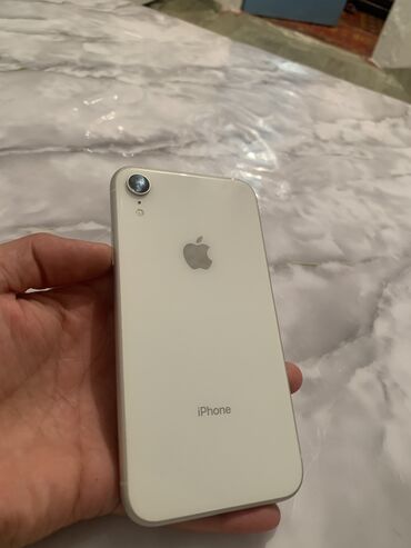 продать iphone 8: IPhone Xr, Б/у, 64 ГБ, Белый, Чехол, 79 %