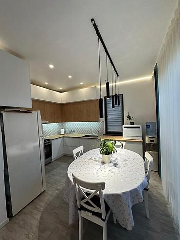 Продажа коттеджей и домов: 🏡 Продается 5-комнатный дом 150 м² с новым ремонтом 📐 Площадь дома — 7