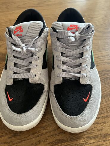 ayaqqabı krasofka: Orijinal nike krossovkaları (Nike SB Force 58 Wolf Grey Black Light