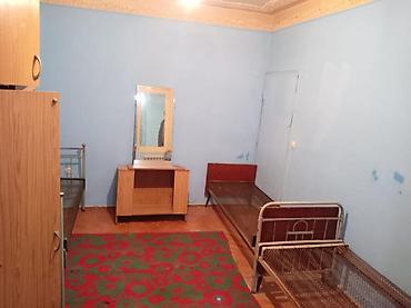 ev menzil: Menzil ecemi metrosuna 2 deqiqelik mesafede yerlesir. 1 otaqdan 2 — 2