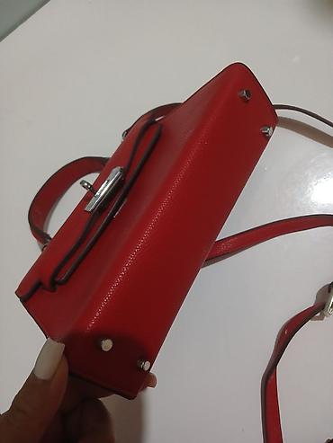 Çantalar: Qırmızı mini çiyin/əllük çantası - Material: toxumalı eko‑dəri (dəri — 5