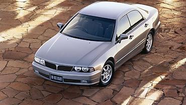 Продаю запчасти на Mitsubishi diamante 96 года