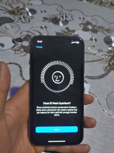 Apple iPhone: IPhone 11, 128 GB, Qara, Simsiz şarj, Face ID — 8