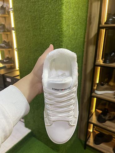 Спорттук бут кийим: Полуклассика Tommy Hilfiger🔥 Зимняя обувь✅ Мягкий мех✅ Цвет: Снежно — 5
