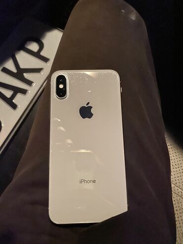 Apple iPhone: IPhone Xs, Б/у, 64 ГБ, Белый, Зарядное устройство, Чехол, 80 %