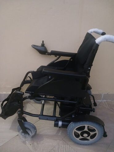 Tibbi avadanlıq: SWEMO elektrik əlil arabası - Elektriklə idarə olunan model: sağ qol