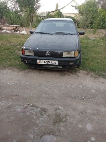 пассат б5 плюс: Автомобиль Volkswagen Passat B3 черного цвета, модель "универсал"